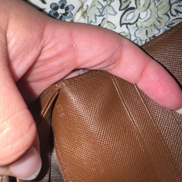 Prada Saffiano Wallet - Picture 4 of 14